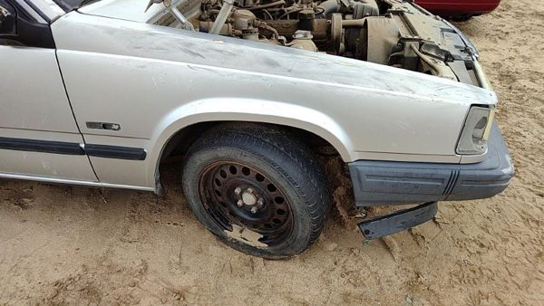 1991 Volvo 740 Fender RH Silver — photo 1