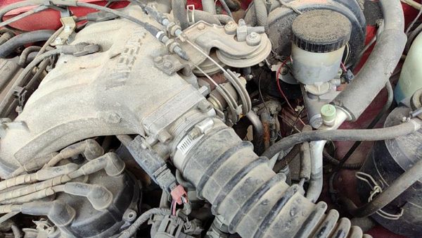 94-95 Nissan Pathfinder Throttle Body Valve Assembly Complete With Sensors 3.0L — photo 4