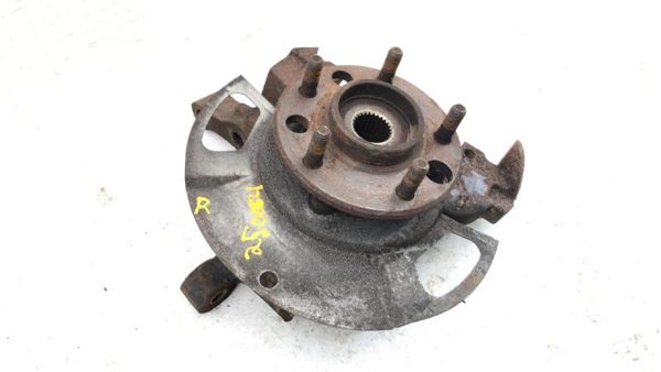83-92 Century Passenger Right Front Spindle Steering Knuckle With Wheel Hub — photo 1