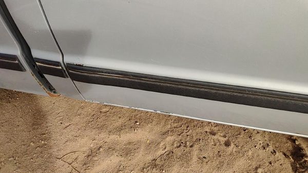 82-93 Chevy S10 Pickup Passenger Right Front Moulding From Door Oem Trim Strip — photo 2