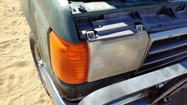 1988 Ford F150 Headlamp Assembly RH Passenger Right Head Light With Turn Lamp — photo 2