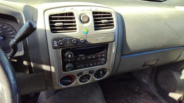2004-2012 Gmc Canyon Trim Bezel Around Radio Surround Dash Panel Oem 15891818 — photo 3
