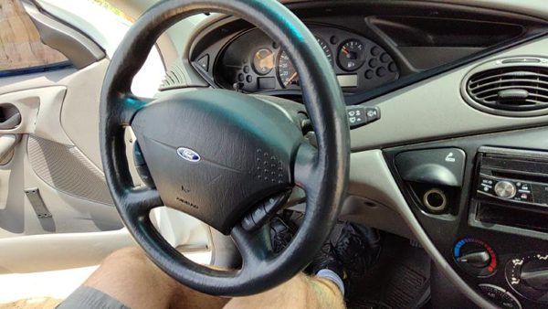 2000 Ford Focus Steering Wheel Station Wagon Gray Ea — photo 4