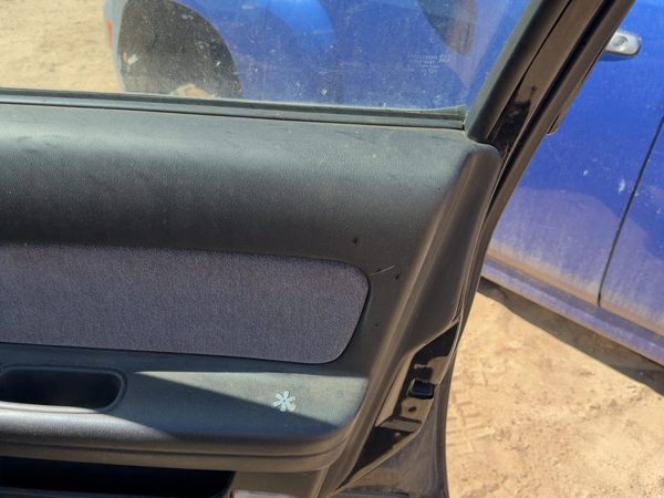 95-97 Maxima Passenger Right Front Door Trim Panel With Switches Sedan Gxe Black — photo 2