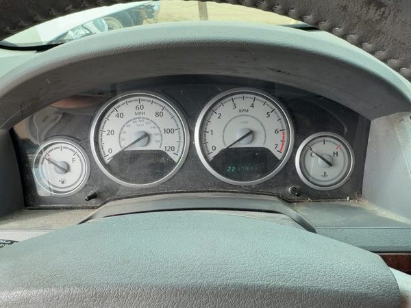 10 Chrysler Town & Country Speedometer Cluster Instrument Gauges Panel Oem Dash — photo 1
