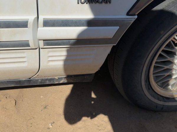 94 Lincoln Town Car Passenger Right Moulding From Fender Oem Trim Strip White Wt — photo 4