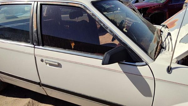 1989 Buick Century Front Door RH White — photo 6
