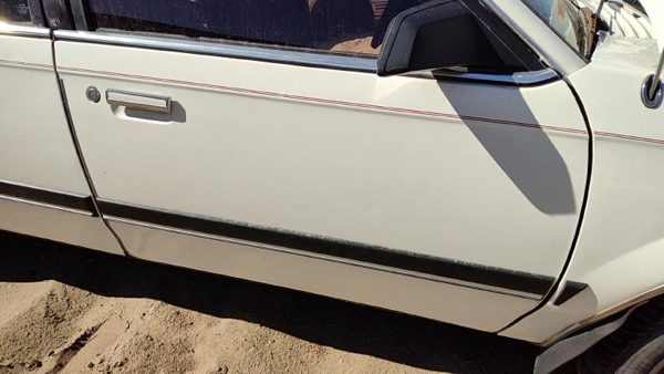 1989 Buick Century Front Door RH White — photo 5