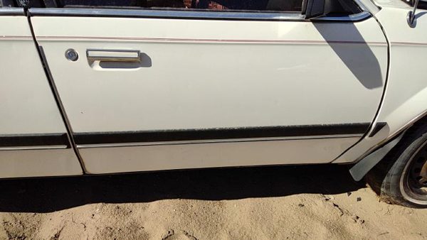 1989 Buick Century Front Door RH White — photo 1