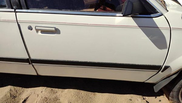 1989 Buick Century Front Door RH White — photo 3