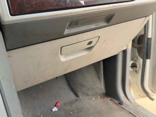 10 Chrysler Town & Country Glove Box Assembly Complete Door With Latch Oem Gray — photo 1