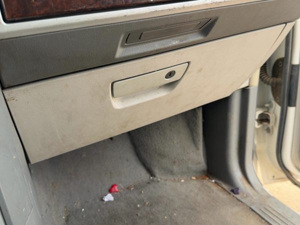 10 Chrysler Town & Country Glove Box Assembly Complete Door With Latch Oem Gray — photo 4