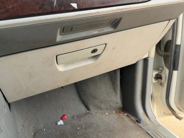 10 Chrysler Town & Country Glove Box Assembly Complete Door With Latch Oem Gray — photo 3