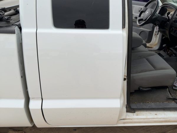 2006 Dodge Dakota Rear Door RH White PW7 — photo 4