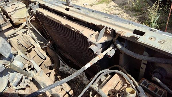 1988 Ford F150 Radiator 5.0L Auto Trans — photo 3