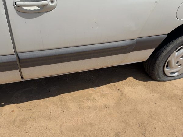 1999 Chrysler Town & Country Driver Left Rear Moulding From Door Oem Back — photo 1