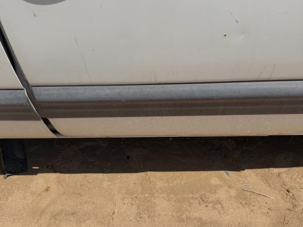 1999 Chrysler Town & Country Driver Left Rear Moulding From Door Oem Back — photo 2
