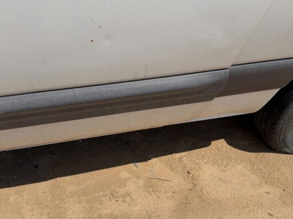 1999 Chrysler Town & Country Driver Left Rear Moulding From Door Oem Back — photo 4