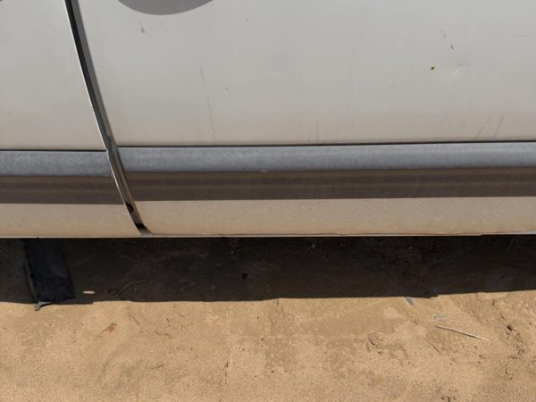 1999 Chrysler Town & Country Driver Left Rear Moulding From Door Oem Back — photo 3