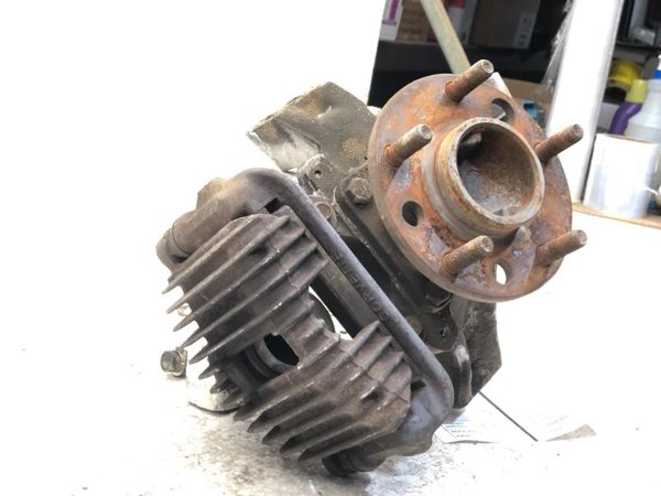86-87 Corvette C4 Driver Left Front Spindle Steering Knuckle Wth Hub And Caliper — photo 4