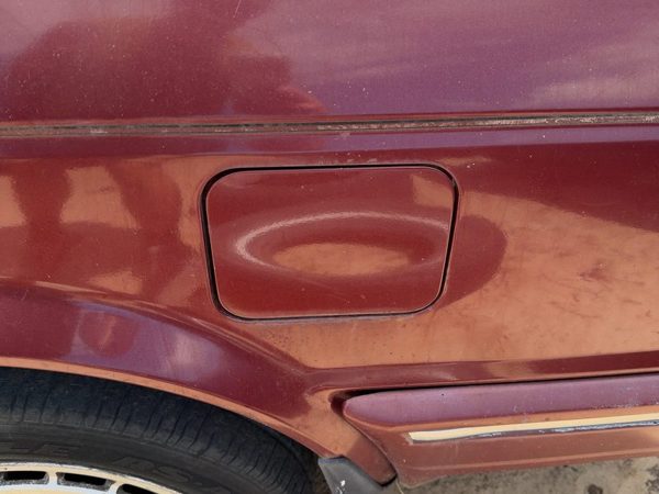 86-88 Maxima Fuel Tank Door With Hinge Gas Lid Oem Filler 4Dr Sedan 4 Door Red — photo 4