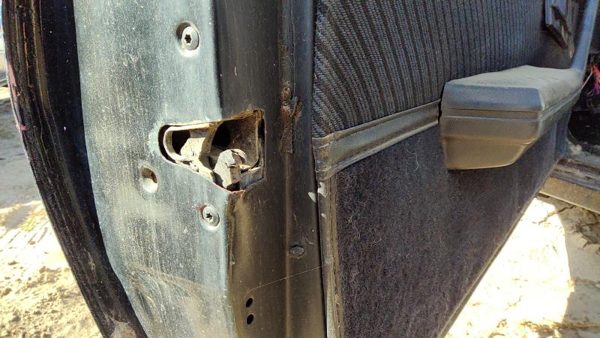 1988-1992 Chevy Camaro Driver Left Front Door Latch With Rods/cables Oem — photo 3