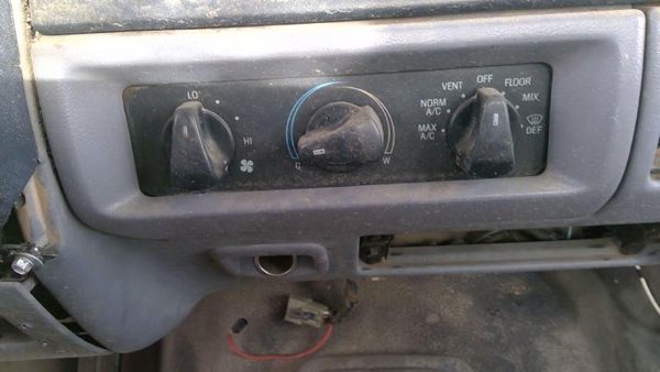 1996 Ford F450 Heater A/c Control Temperature Module In Dash AC Head Unit OEM — photo 4
