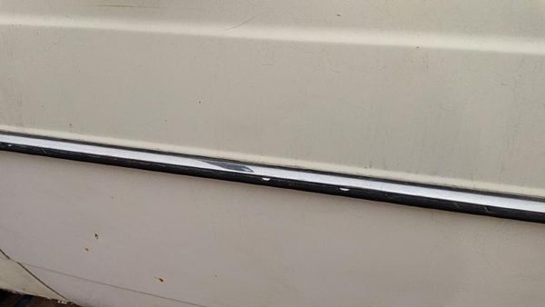 1979-1985 Mercedes 300Td Driver Left Front Moulding From Door Oem Trim Strip — photo 5