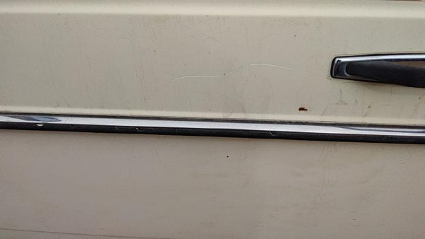 1979-1985 Mercedes 300Td Driver Left Front Moulding From Door Oem Trim Strip — photo 3