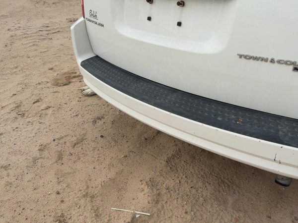 2008-2010 Chrysler Town & Country Rear Bumper Cover Assembly Oem Back White Pw1 — photo 7