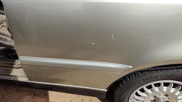 2000 Vw Cabrio Convertible Driver Left Rear Moulding On Quarter Panel Oem Silver — photo 3