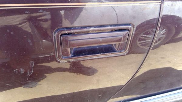 93 Cadillac Fleetwood Driver Left Rear Back Outside Door Handle Oem Lever Maroon — photo 2