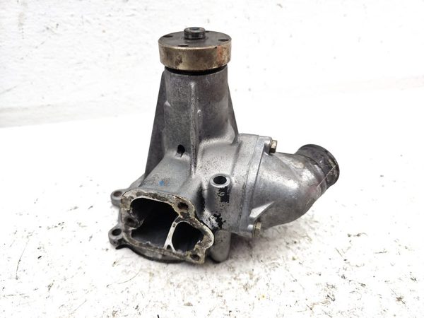 1980 Mercedes-Benz 450SL Water Pump Housing LH RH — photo 2