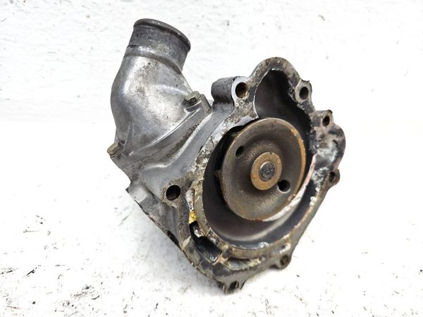 1980 Mercedes-Benz 450SL Water Pump Housing LH RH — photo 7