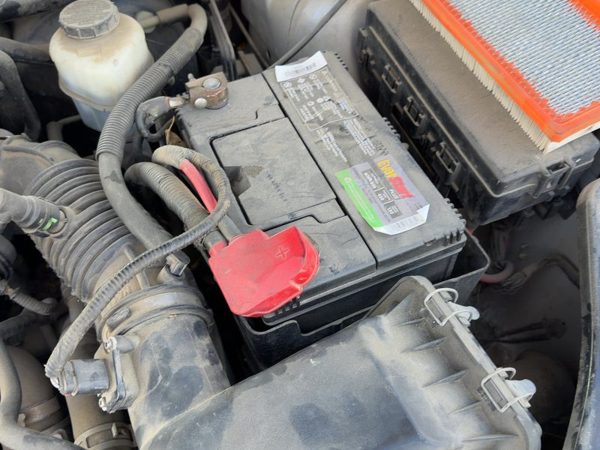 2005-2007 Ford Fivehundred Complete Battery Box Mount Tray With Hold Down Oem — photo 1