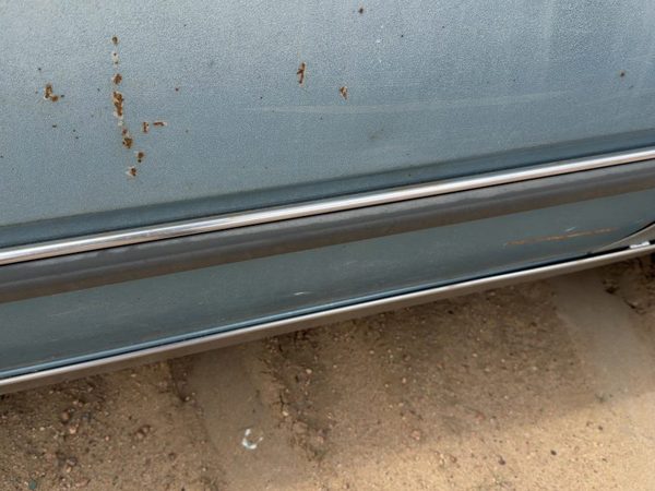 1986-1989 Olds 88 Passenger Right Front Moulding From Door Oem Trim Strip — photo 2