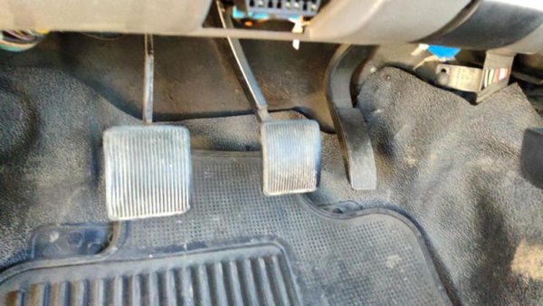 1995-2006 Ford Ranger Complete Clutch And Brake Pedal Assembly Oem — photo 1