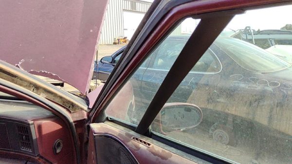 92-99 Lesabre Passenger Right Front Vent Window Small Door Glass With Frame — photo 3