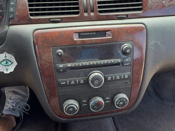 2006-2016 Chevy Impala Trim Bezel Around Radio Surround Dash Panel Oem 15869586 — photo 2