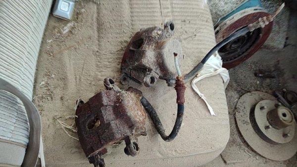 1978-1987 Chevy Malibu Driver Left Front Brake Caliper With Mount Bracket Oem — photo 1