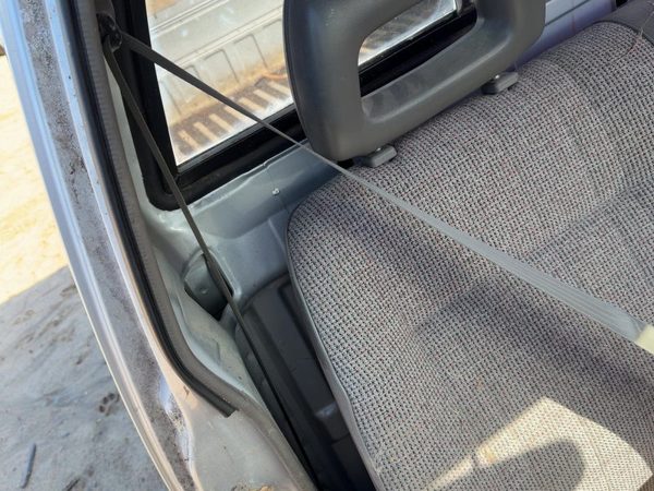 1988-1995 Isuzu Pup Passenger Right Front Seat Belt Retractor Oem Shoulder Gray — photo 2