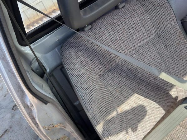 1988-1995 Isuzu Pup Passenger Right Front Seat Belt Retractor Oem Shoulder Gray — photo 3