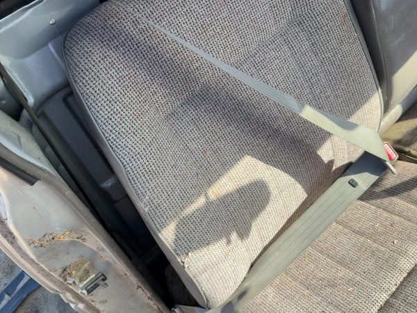 1988-1995 Isuzu Pup Passenger Right Front Seat Belt Retractor Oem Shoulder Gray — photo 4
