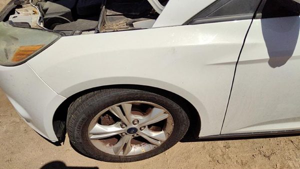2012-2018 Ford Focus Ford Focus Driver Left Front Fender Oem White Yz Bm5Z16006A — photo 2