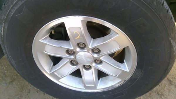 2005 Suburban 1500 Wheel Chevy 2 — photo 1