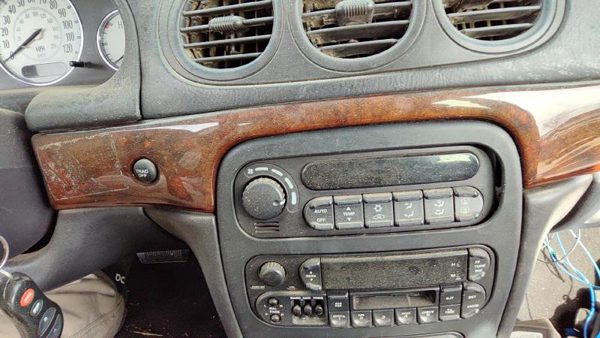1999-2002 Chrysler 300M Passenger Dash Trim Bezel Oem Woodgrain Olk10wl8ac — photo 2