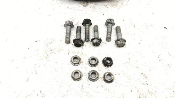 1999-2007 Silverado 1500 Transfer Case Adapter Oem 15724744-Ydc-5 15724744 — photo 2
