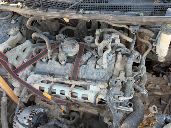 2014 Nissan Sentra Cylinder Head 1.8L — photo 2