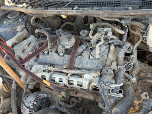 2014 Nissan Sentra Cylinder Head 1.8L — photo 1