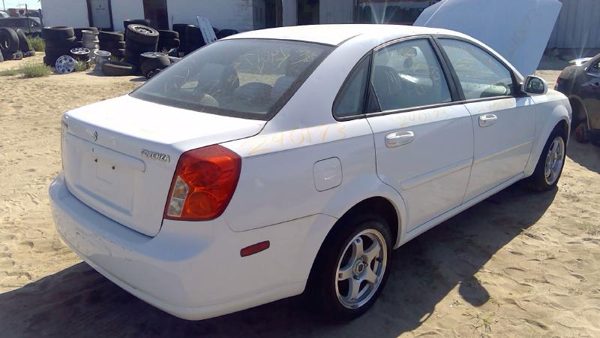 2006 Suzuki Forenza Tail Light Assembly RH — photo 6